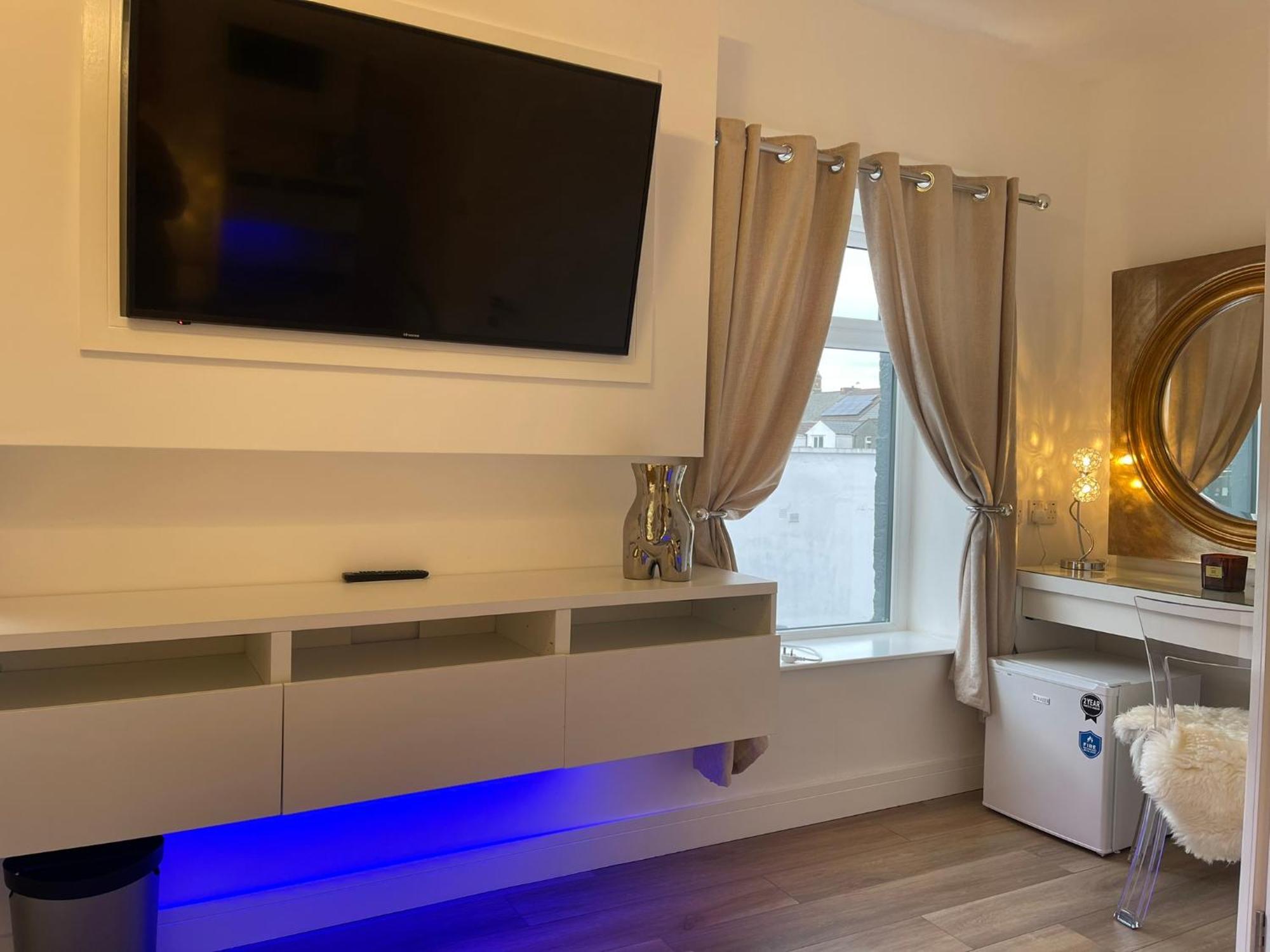 Vibrant Apartments Close To City Centre Cardiff Extérieur photo